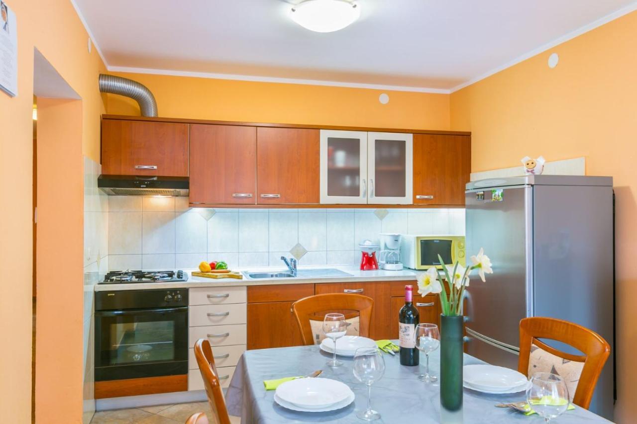 Apartman Marina Veruda Pula Buitenkant foto