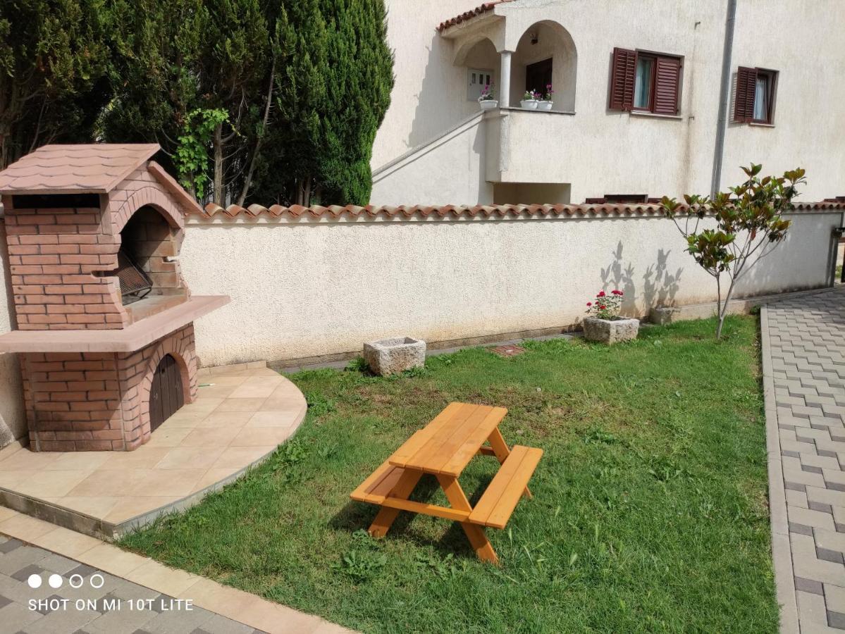 Apartman Marina Veruda Pula Buitenkant foto